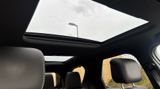 Land Rover Discovery 3.0 D300 Dynamic SE 5dr Auto Diesel Station Wagon